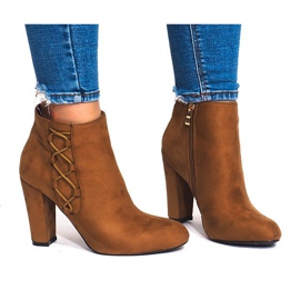Suede Booties On A Post BS063 Camel brun