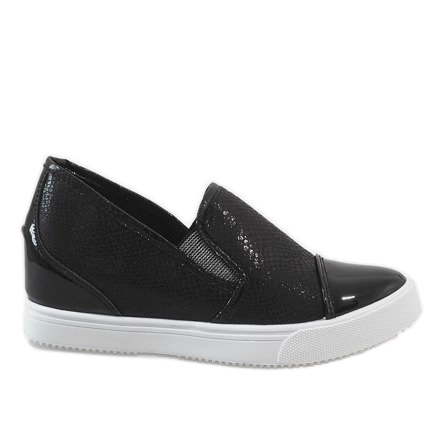 Svarta sneakers på kilen DD437-1