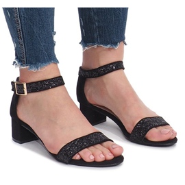 Svarta sandaler på Montana -stolpen