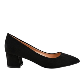 Svart mocka pumpar på FM1089 stolpen