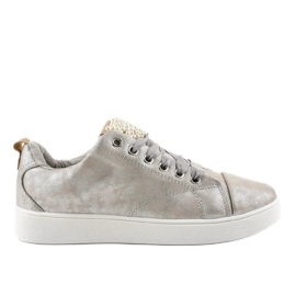 Grå sneakers dekorerade med 373-Y pärlor