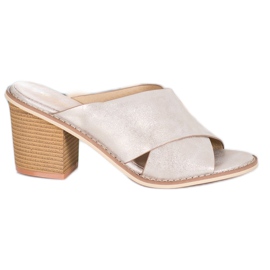 Sergio Leone Gyllene tofflor på baren