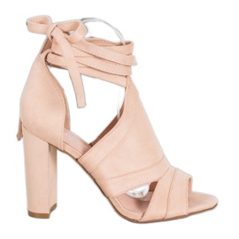 Seastar Knutna sandaler på ett inlägg beige