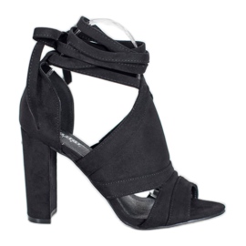 Seastar Knutna sandaler på ett inlägg svart