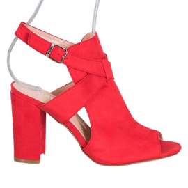 Seastar Snygga sandaler på en bar röd