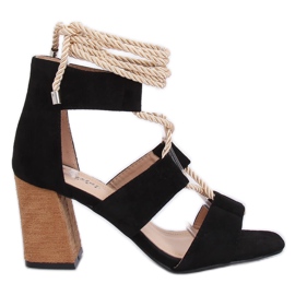 Svarta högklackade sandaler LL-229P Svart