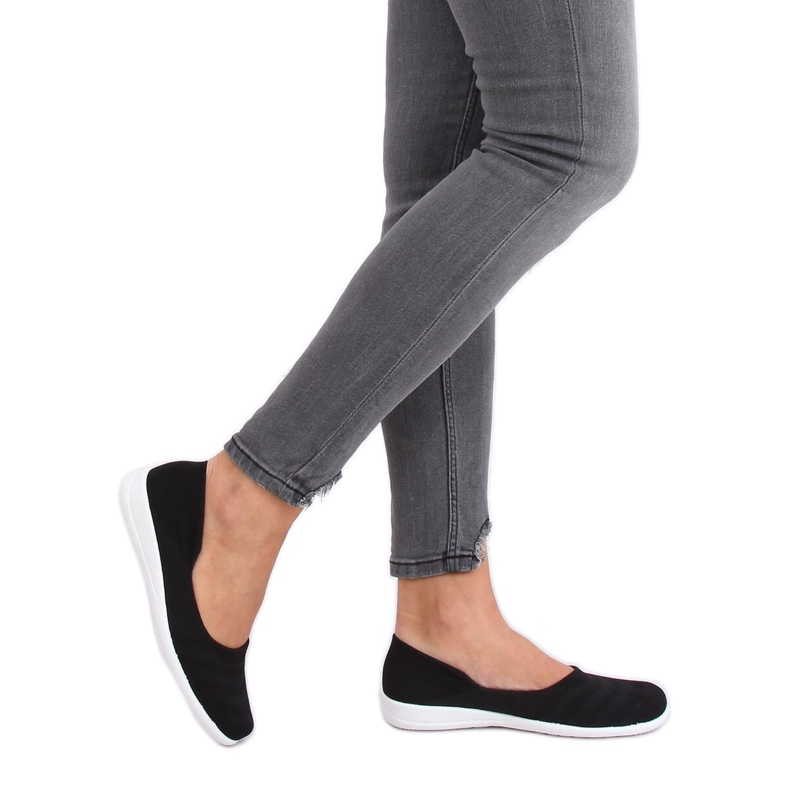 IC03 ballerinor i svart mesh