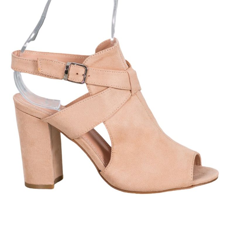 Seastar Snygga sandaler på en bar brun