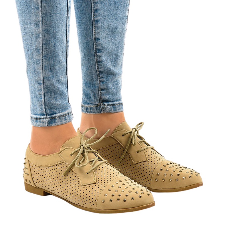 Beige öppningsskor med dubbar MJ1125