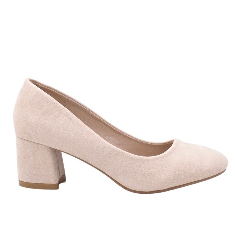 Beige pumpar på en stolpe av ekologisk mocka JF619