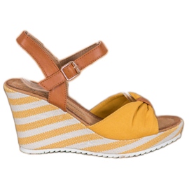 Goodin Gula sandaler på kilen brun