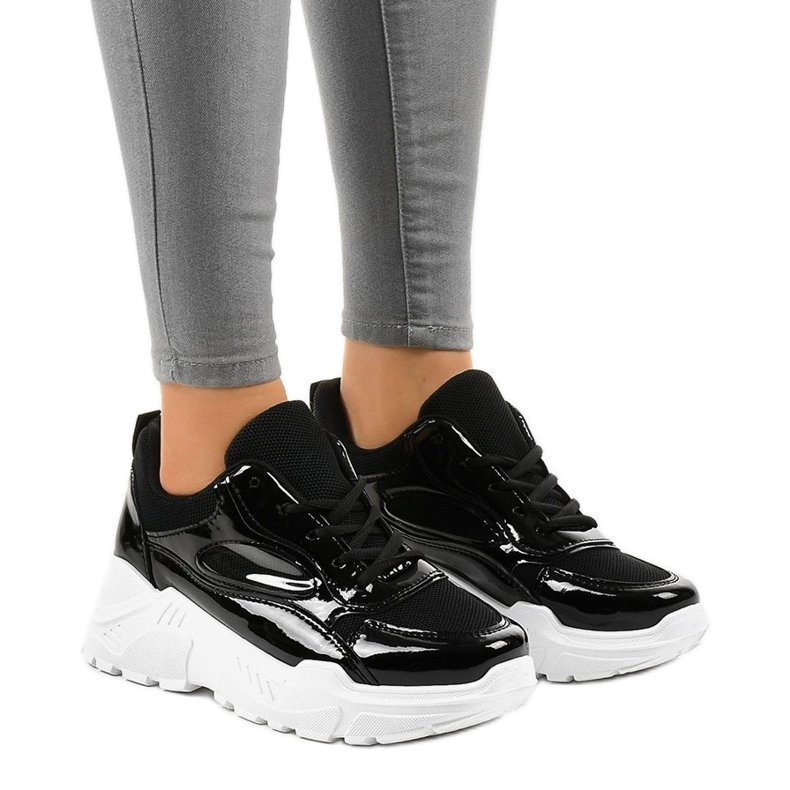 Svarta trendiga sportskor MS381E