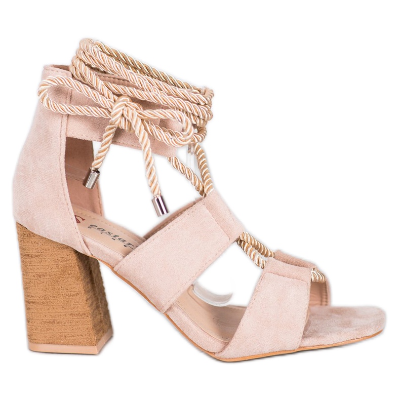 Seastar Knutna sandaler på en bar brun