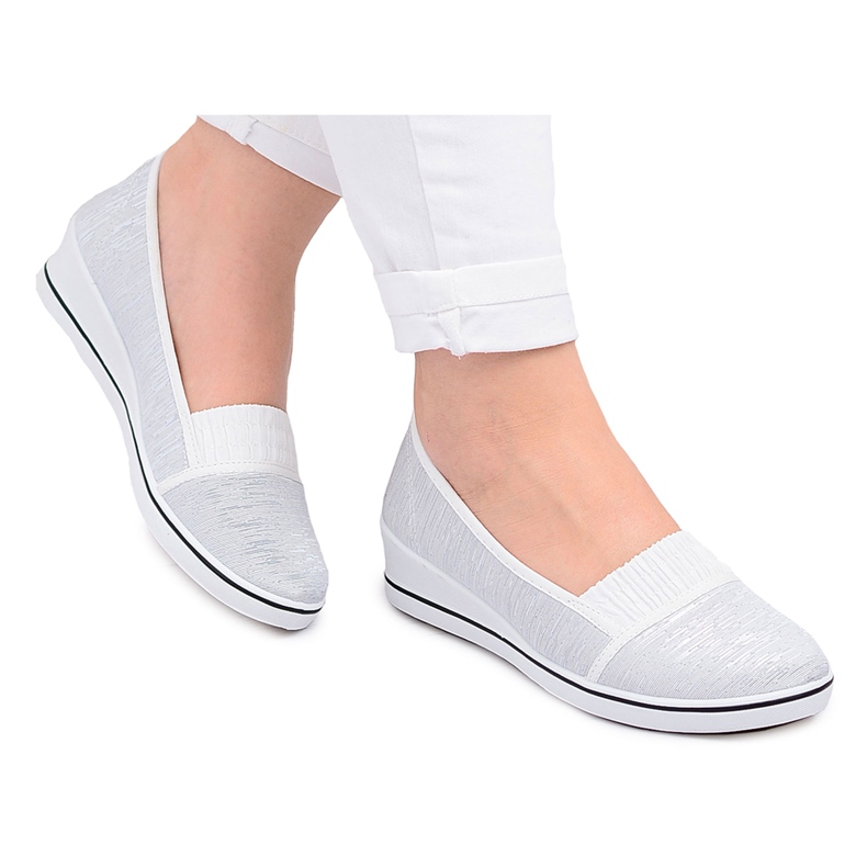 Kvinnors vita slip-on-sneakers Avila
