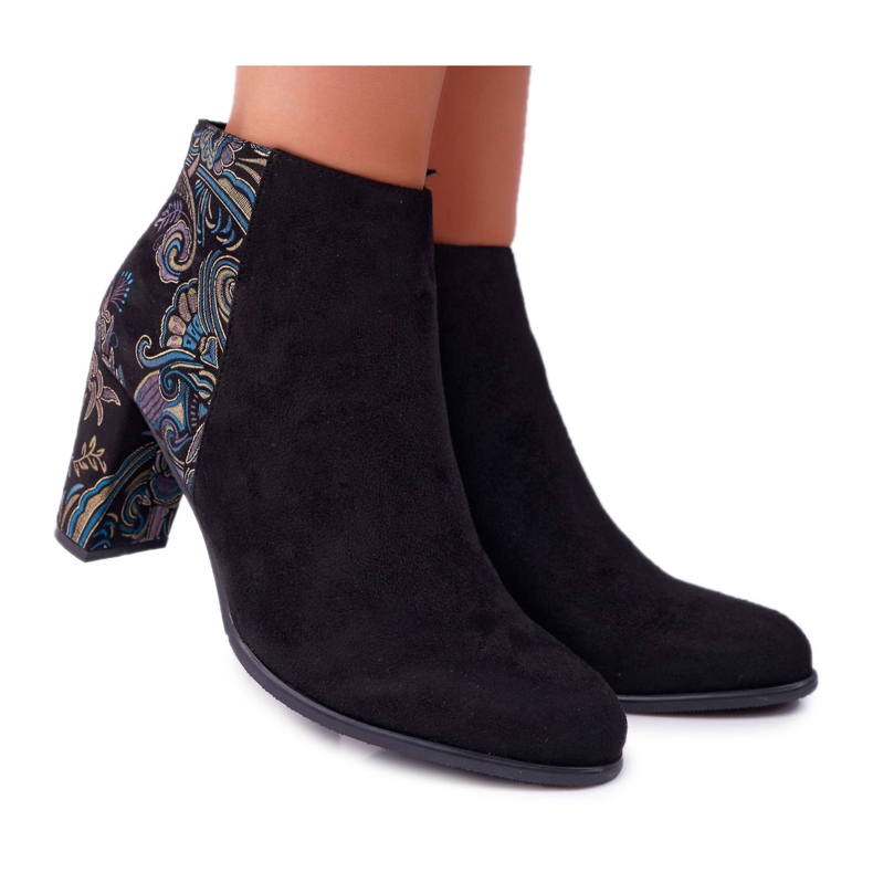 Sergio Leone svarta stövlar på posten Folk Eros blommor