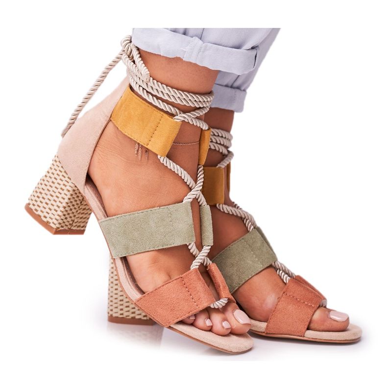 Bellucci Kvinnors sandaler på en hälmocka Färgglada Beckie brun mångfärgad