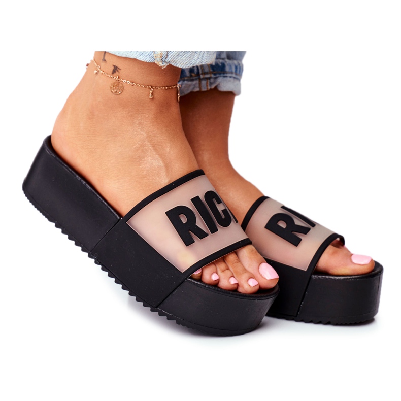 SEA Kvinnors svartrika tofflor på plattformen