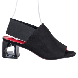 Goodin Slip-on skor på ett inlägg svart