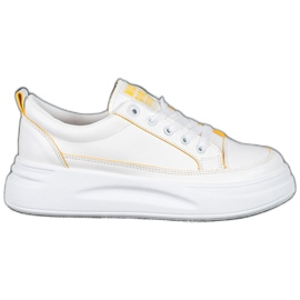SHELOVET Sneakers på den trevliga tjejplattformen vit