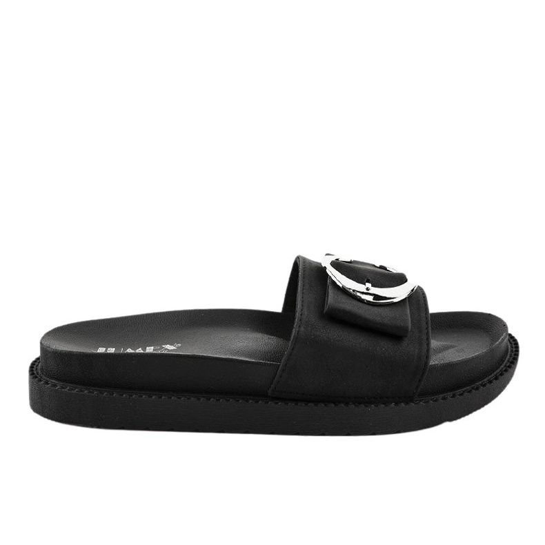 Svarta tofflor med ett YQ10067 spänne