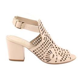 Sandaler på en bar Laura Messi 1924 Läder Beige Montoro rosa