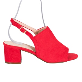 Small Swan Röda skor på ett inlägg