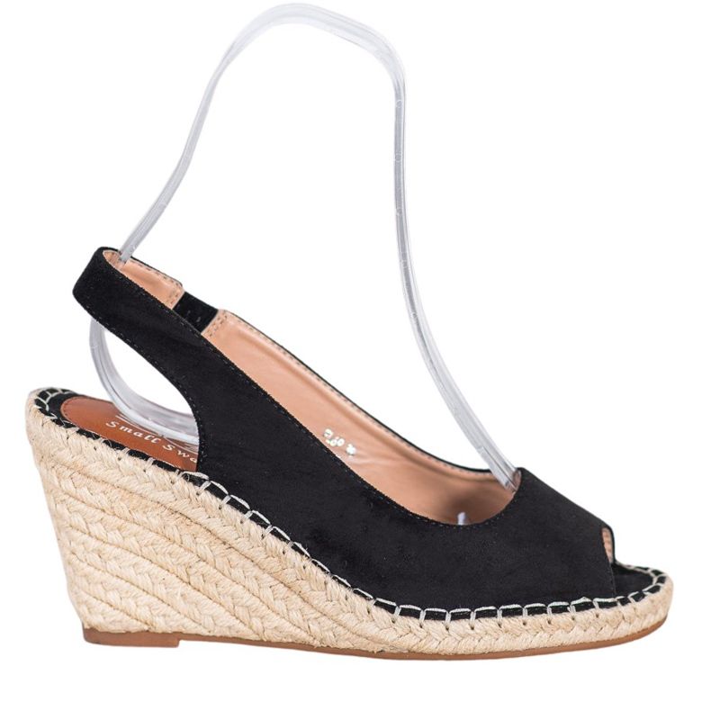 Small Swan Svarta sandaler på en hög kil