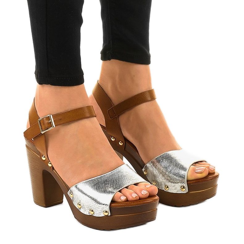 Silverhögklackade sandaler 150-615 brun grå