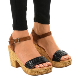 Svarta högklackade sandaler 150-614 brun