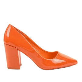 Orange pumpar på LE061P -stolpen