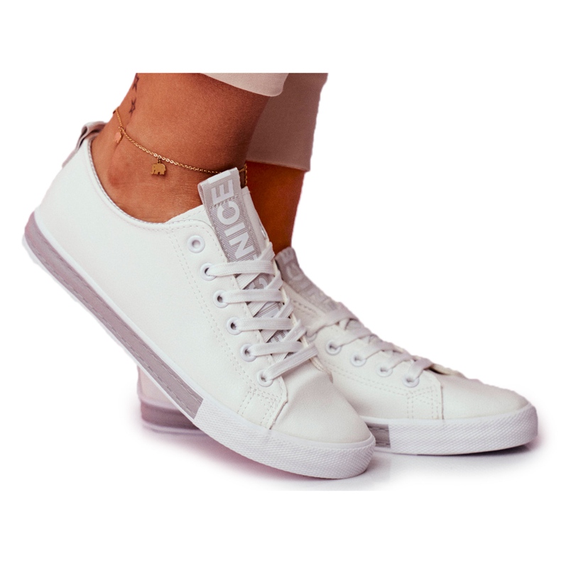 SEA Klassiska grå Ville -sneakers för kvinnor