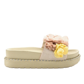 Beige tofflor med blommor 6138