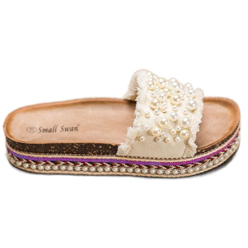 Small Swan Tofflor På Plattformen Med Pärlor beige