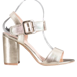 Small Swan Sandaler på en bar med ekoläder gyllene