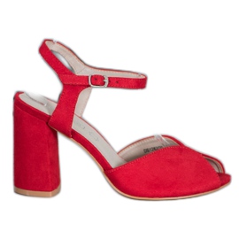 Filippo Röda sandaler på en bar