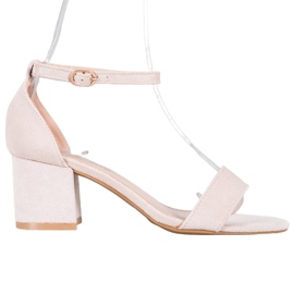 Nio Nio Bekväma sandaler på en bar brun