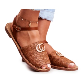 Brun platta sandaler för kvinnor Lu Boo flätad Felicia