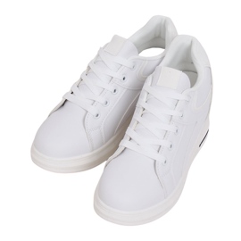 Vita BY-0370 WHITE / WHITE sneakers på en dold kil