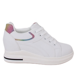 Vita BY-0370 WHITE / COLOR sneakers på en dold kil