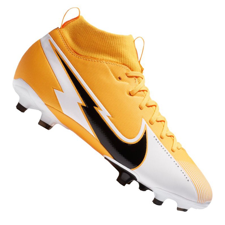 Nike Superfly 7 Academy Mg Jr fotbollsskor AT8120-801 mångfärgad apelsiner och röda