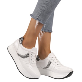 Vita sportskor, BK-20 sneakers