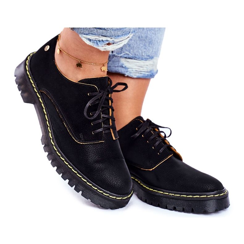 Kvinnors Brogues Oxfords Läder Svart Maciejka 04087-01