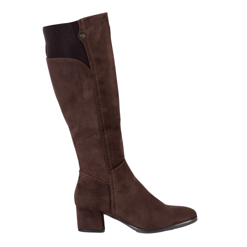 Goodin Bruna stövlar på en låg stolpe