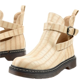 Beige stövlar med Nillda -spänne