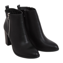 Klassiska svarta höga klackar 688-A21 Svart