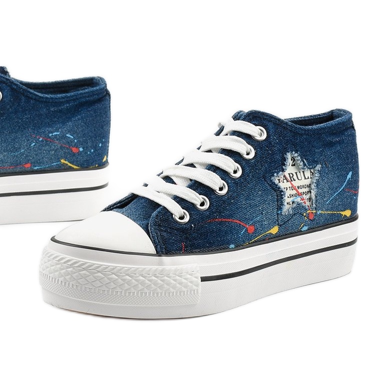 Marinblå sneakers med snöriga kilar Mirarenna