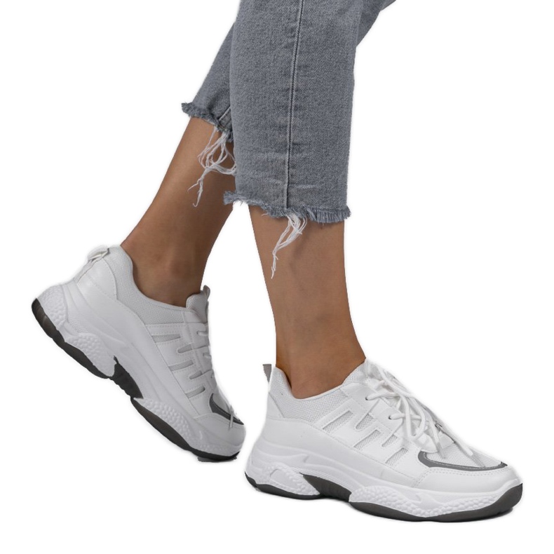 Vita trendiga sportskor BH-001