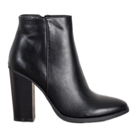 Seastar Klassiska stövlar på en stolpe svart