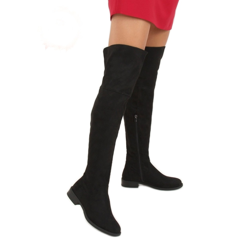 Svarta stövlar, MR-2 Black