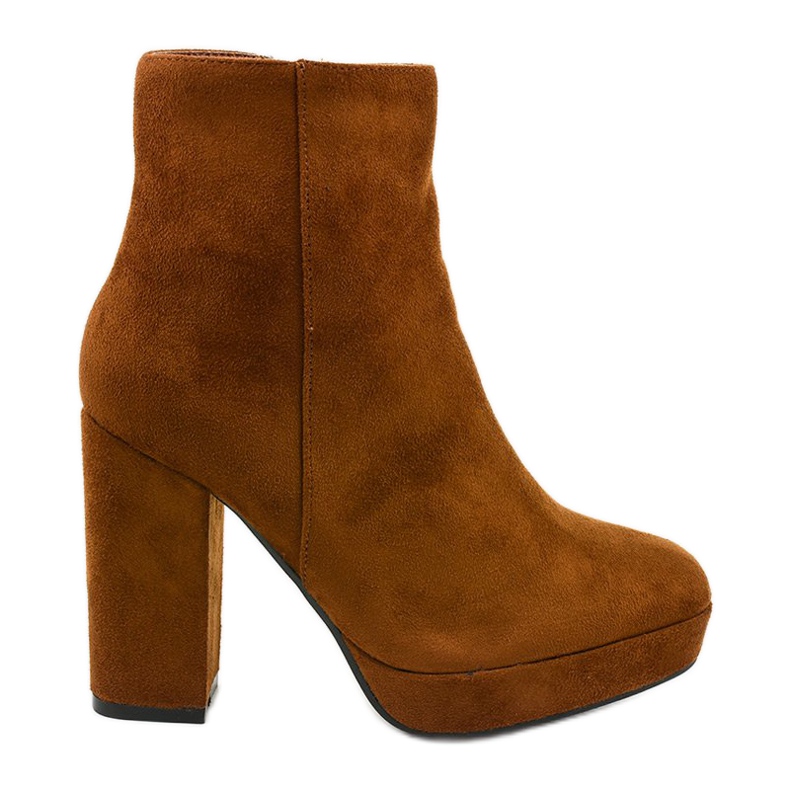 Bruna stövletter i mocka på Skye -stolpen